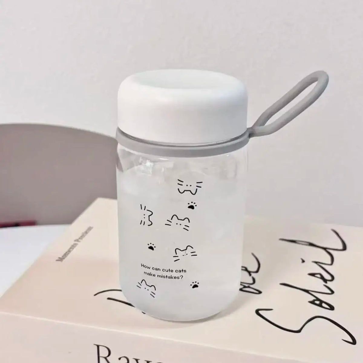 Cute Line Cat Portable Straight Water Bottle for Women Simple Plastic Student Drinking Cup for Summer Outdoor Travel Daily Use